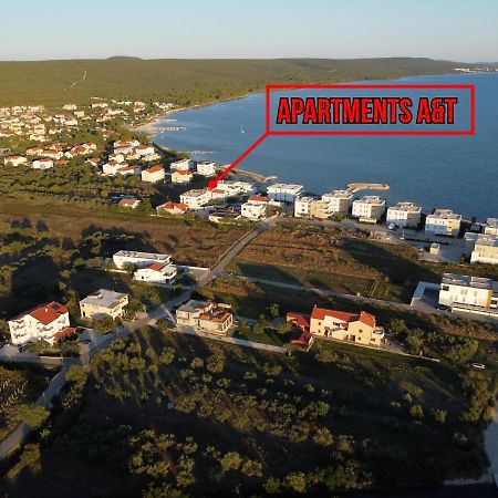 Apartments A&T Sukošan エクステリア 写真