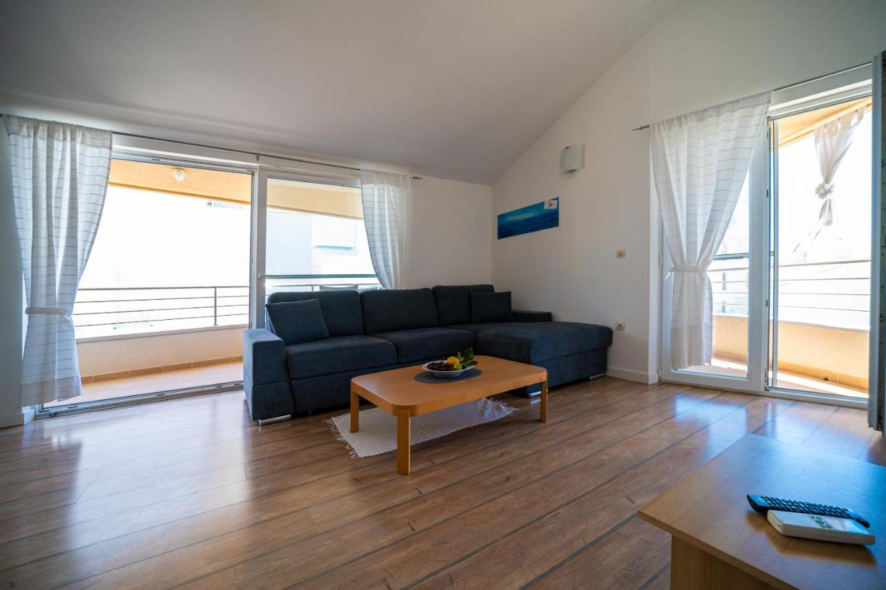 Apartments A&T Sukošan エクステリア 写真