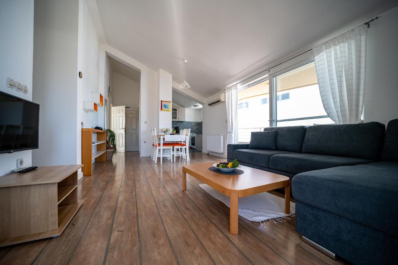 Apartments A&T Sukošan エクステリア 写真