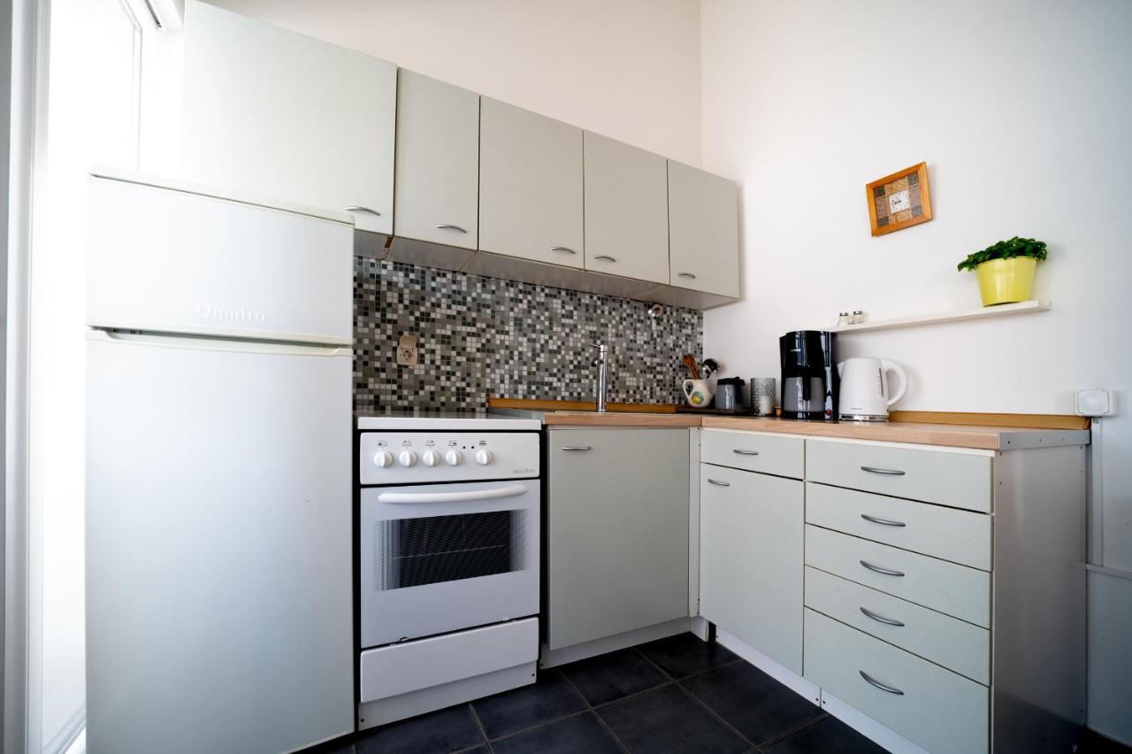 Apartments A&T Sukošan エクステリア 写真