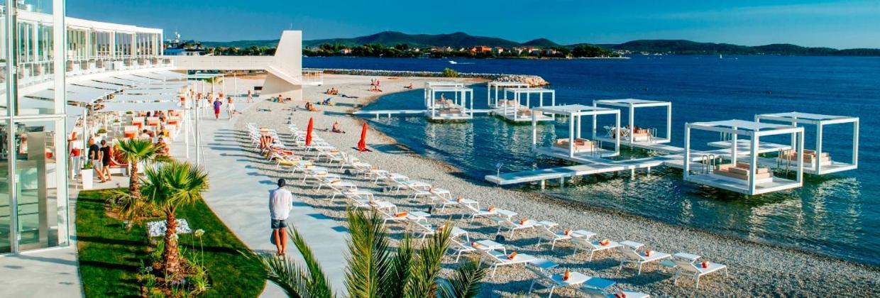 Apartments A&T Sukošan エクステリア 写真
