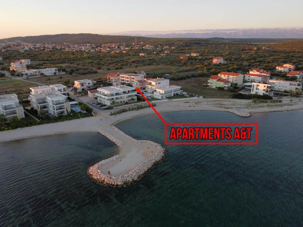 Apartments A&T Sukošan エクステリア 写真